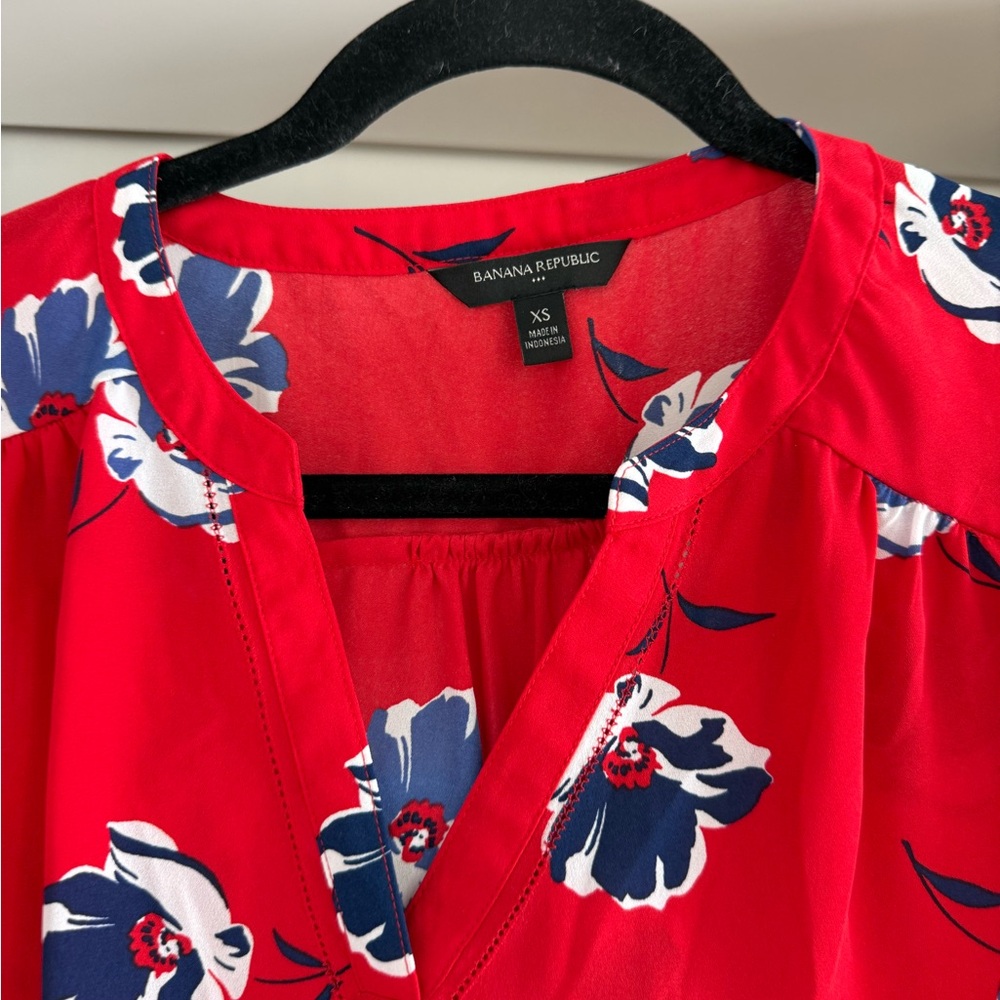Banana Republic Red Floral Blouse - Picture 2 of 3